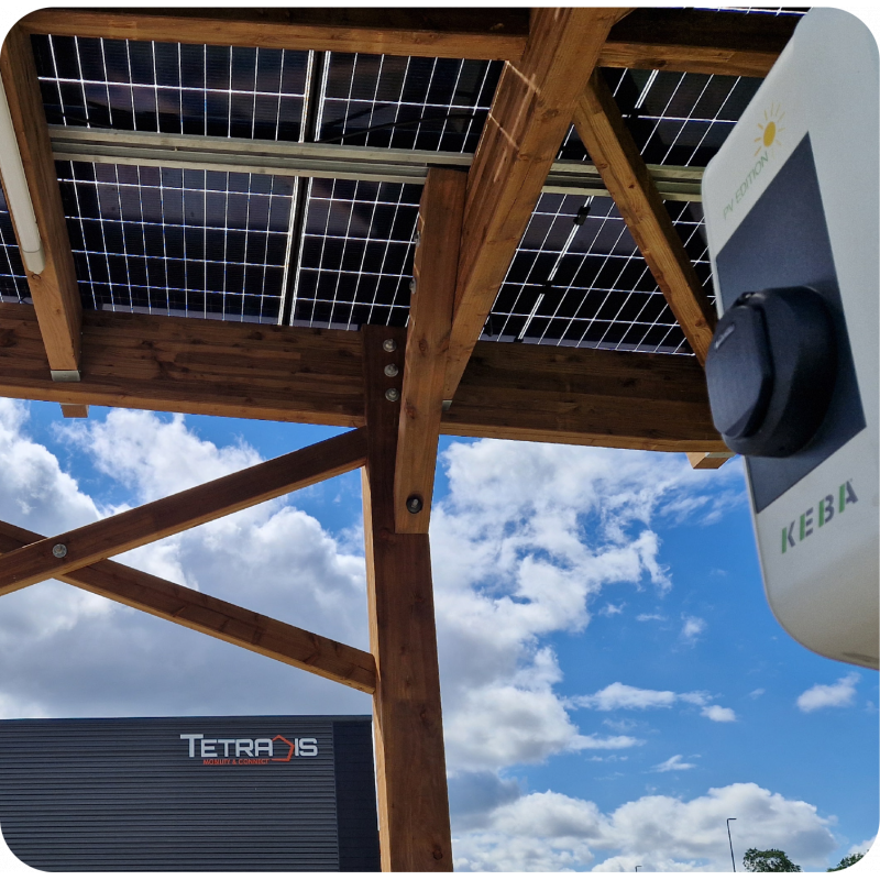 TetraSun Charge, une solution  de couplage IRVE et solaire